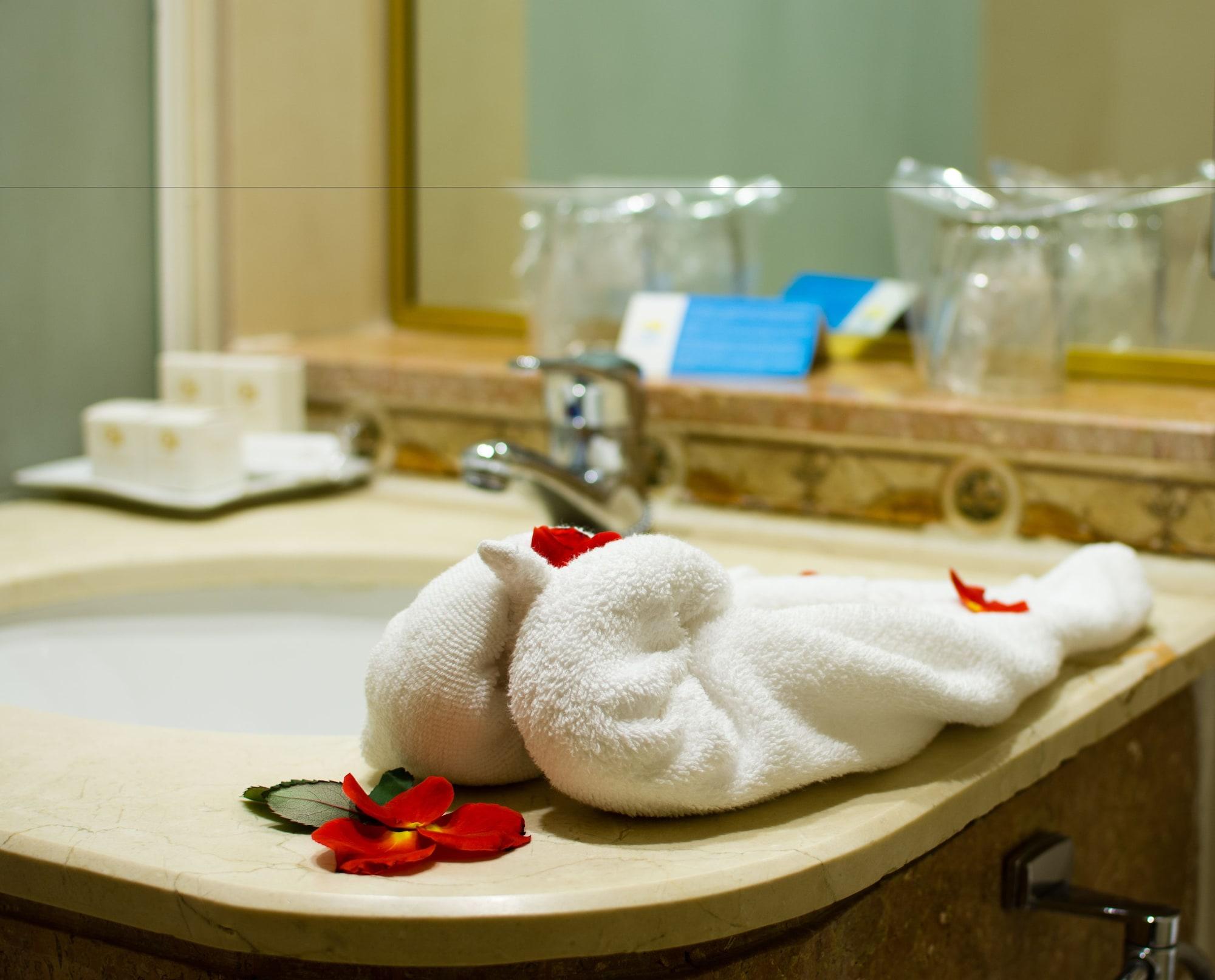El Oumnia Puerto & Spa Танжер Екстериор снимка